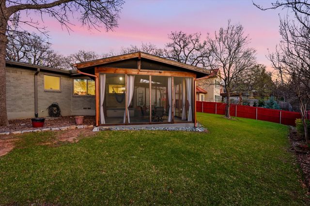 107 Highland Lake Drive, Highland Village, TX 75077