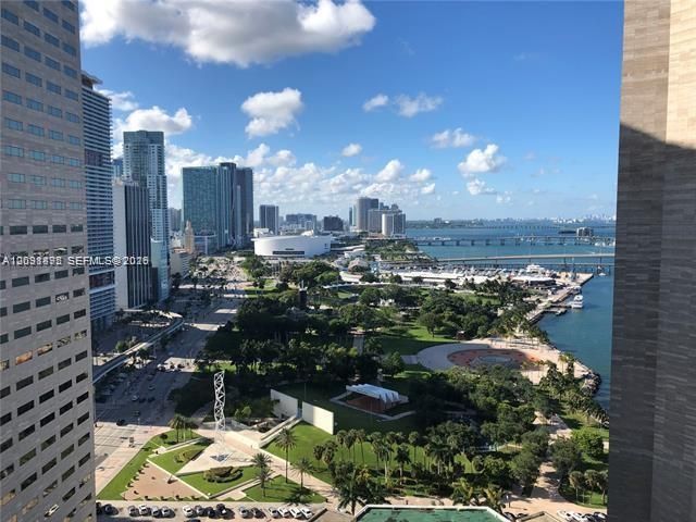325 S Biscayne Blvd 2824, Miami, FL 33131