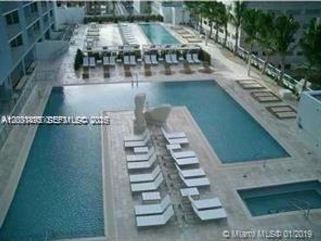 325 S Biscayne Blvd 2824, Miami, FL 33131