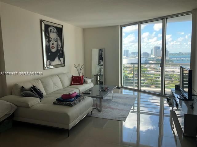 325 S Biscayne Blvd 2824, Miami, FL 33131