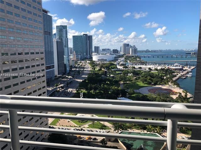 325 S Biscayne Blvd 2824, Miami, FL 33131