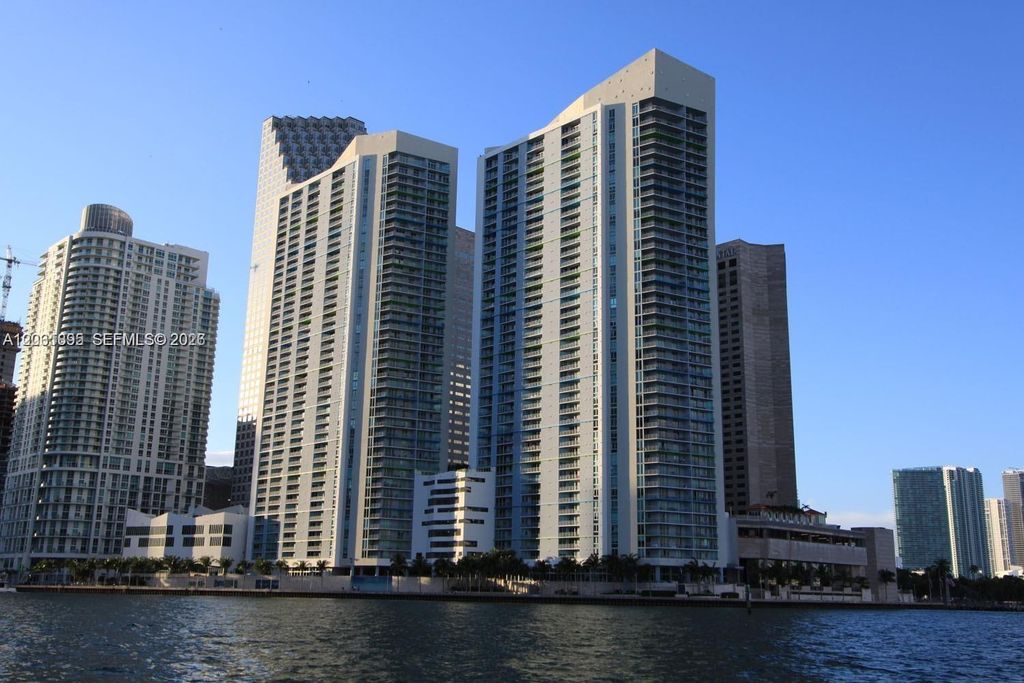 325 S Biscayne Blvd 2824, Miami, FL 33131