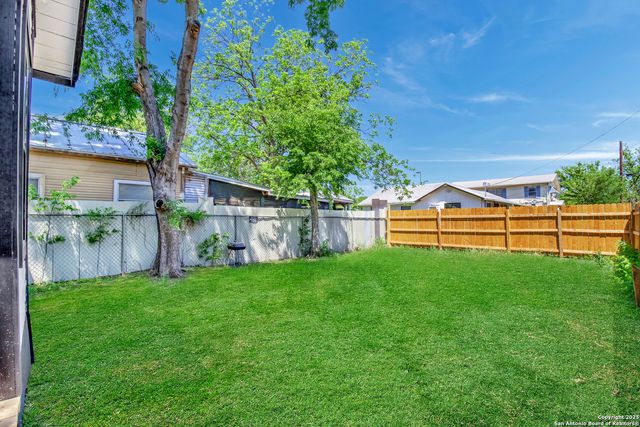 2201 San Fernando, San Antonio, TX 78207