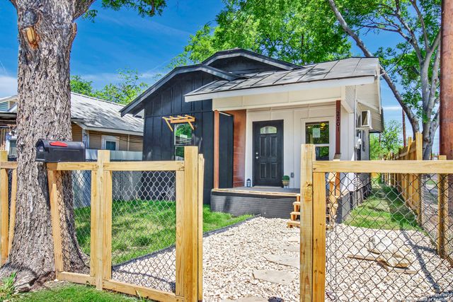 2201 San Fernando, San Antonio, TX 78207
