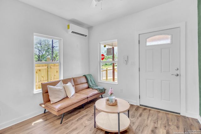 2201 San Fernando, San Antonio, TX 78207