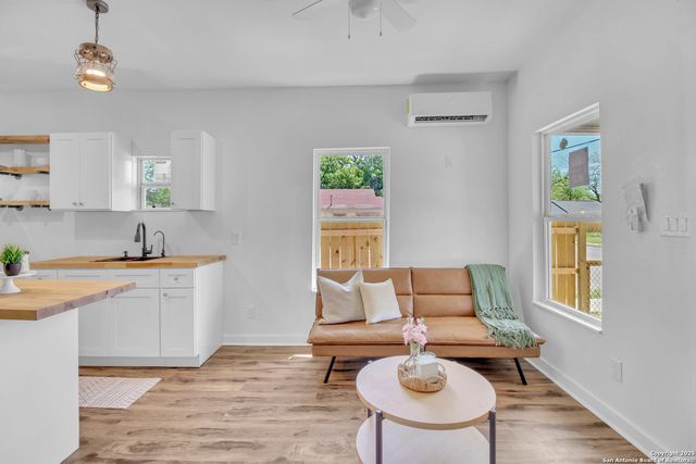 2201 San Fernando, San Antonio, TX 78207