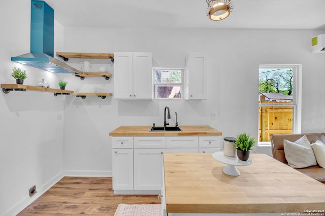 2201 San Fernando, San Antonio, TX 78207