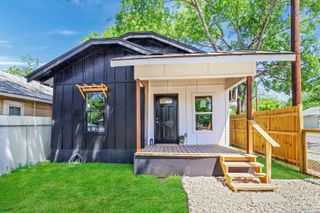 2201 San Fernando, San Antonio, TX 78207