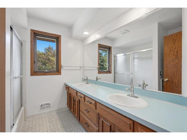 454 Oday Street, Maplewood, MN 55119