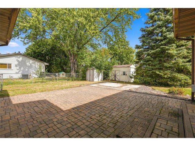 454 Oday Street, Maplewood, MN 55119