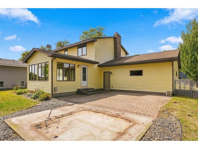 454 Oday Street, Maplewood, MN 55119