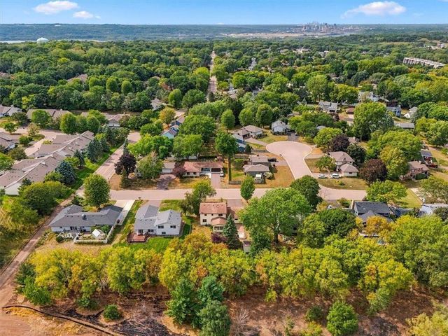 454 Oday Street, Maplewood, MN 55119