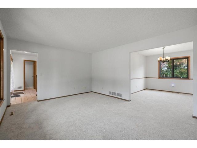 454 Oday Street, Maplewood, MN 55119