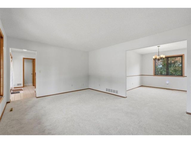 454 Oday Street, Maplewood, MN 55119