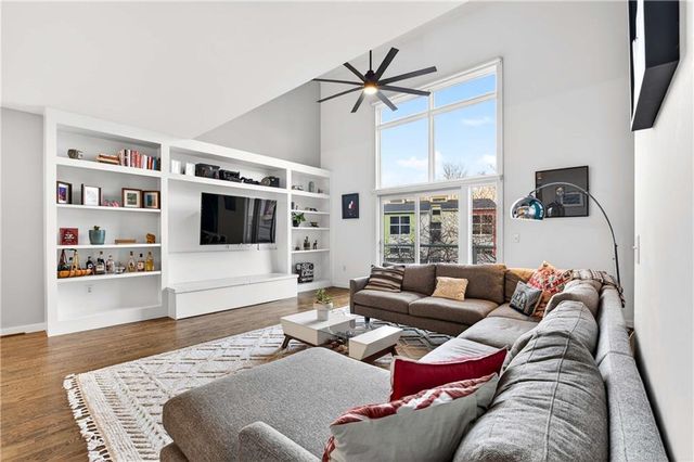 1376 Stirling Circle NW, Atlanta, GA 30318