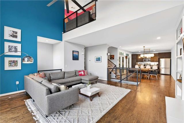 1376 Stirling Circle NW, Atlanta, GA 30318