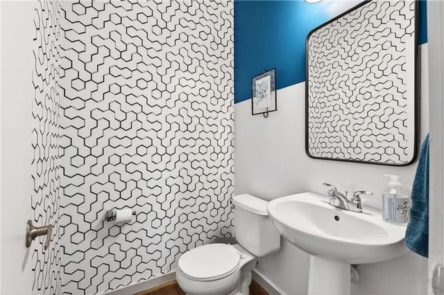 1376 Stirling Circle NW, Atlanta, GA 30318