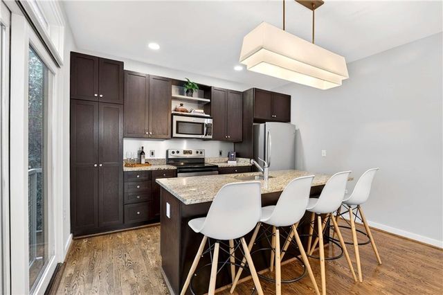 1376 Stirling Circle NW, Atlanta, GA 30318