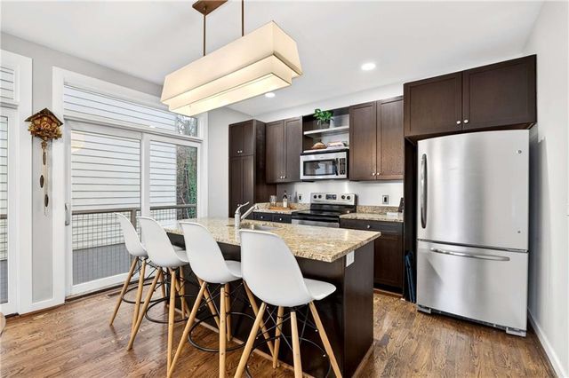 1376 Stirling Circle NW, Atlanta, GA 30318