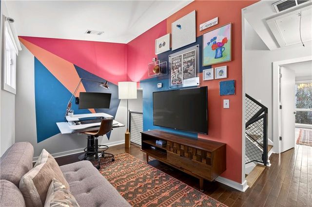 1376 Stirling Circle NW, Atlanta, GA 30318