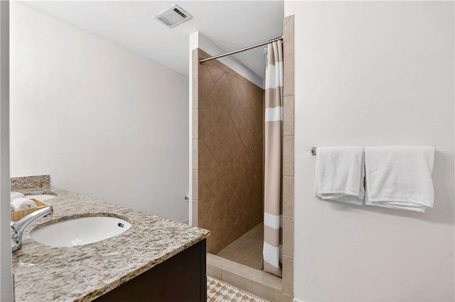 1376 Stirling Circle NW, Atlanta, GA 30318