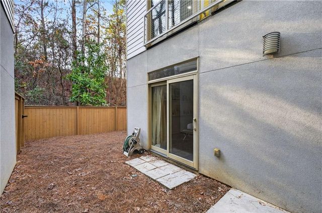 1376 Stirling Circle NW, Atlanta, GA 30318