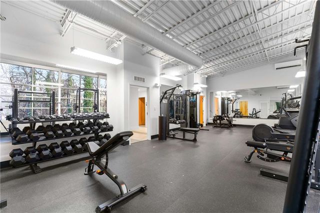 1376 Stirling Circle NW, Atlanta, GA 30318