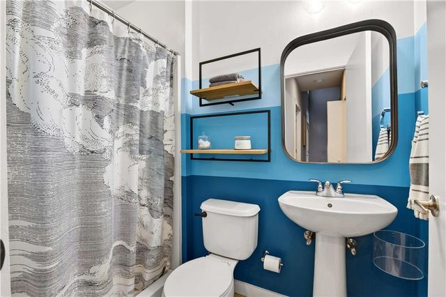 1376 Stirling Circle NW, Atlanta, GA 30318