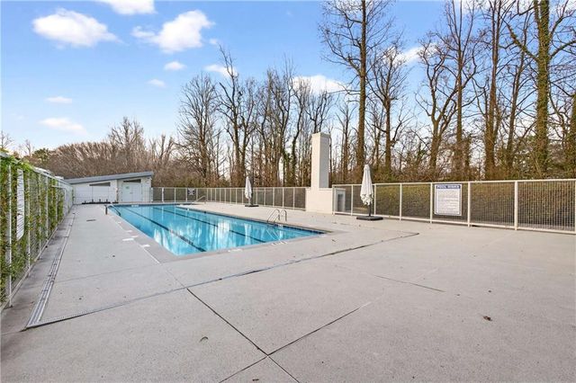 1376 Stirling Circle NW, Atlanta, GA 30318