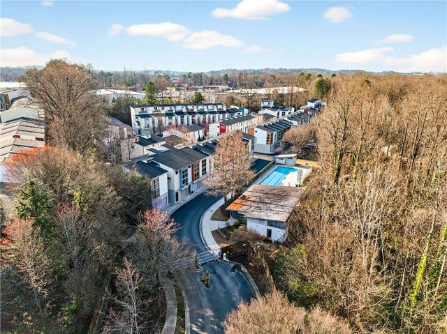 1376 Stirling Circle NW, Atlanta, GA 30318