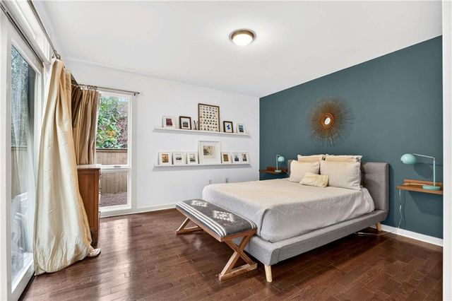 1376 Stirling Circle NW, Atlanta, GA 30318