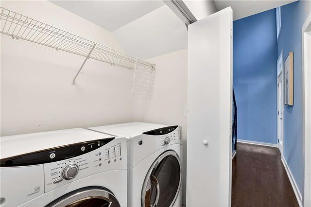 1376 Stirling Circle NW, Atlanta, GA 30318