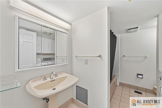 13 Sussex Way C, Monroe, NJ 08831