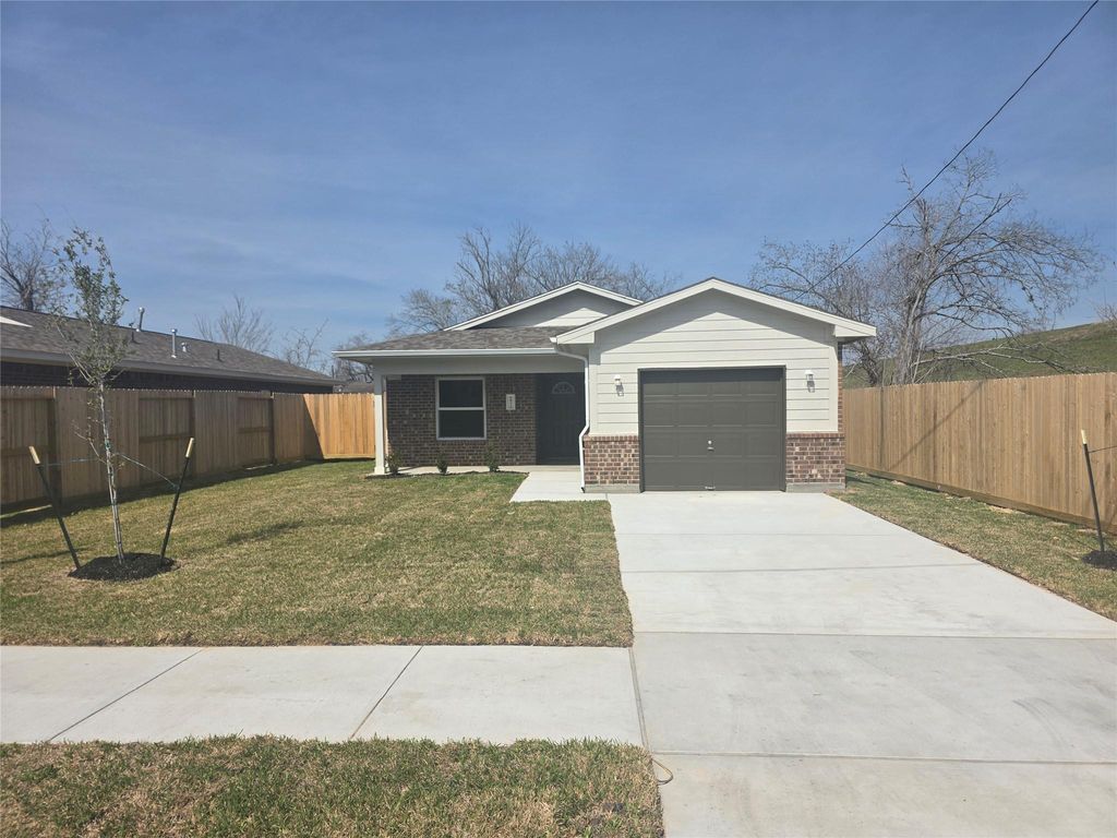 9831 Pelsey Street, Houston, TX 77029