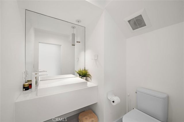 3859 S. Centinela Avenue, Los Angeles, CA 90066