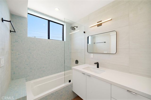 3859 S. Centinela Avenue, Los Angeles, CA 90066