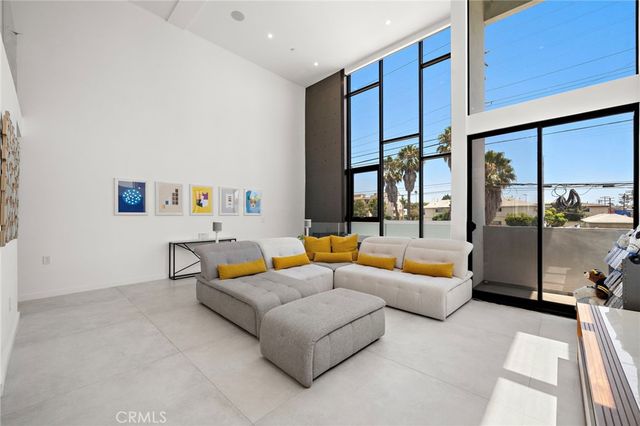 3859 S. Centinela Avenue, Los Angeles, CA 90066