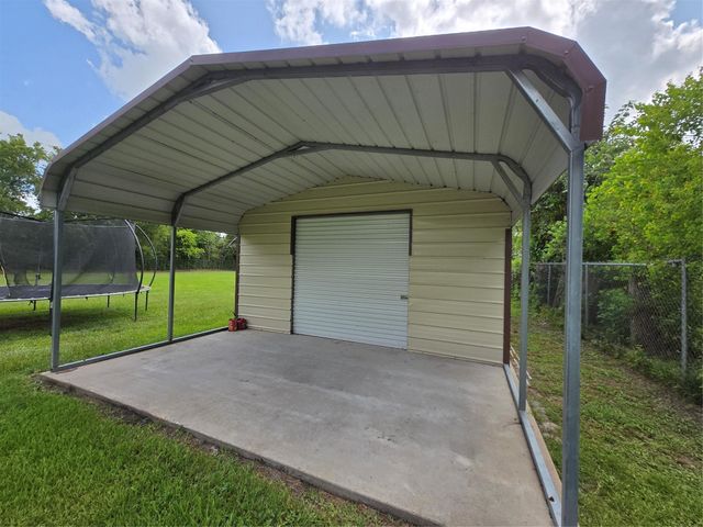 610 Avenue C, Alvin, TX 77511