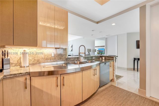 100 S Pointe Dr 2403, Miami Beach, FL 33139