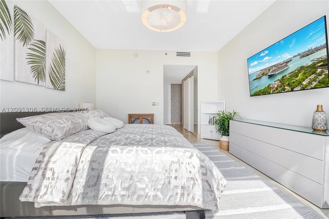 100 S Pointe Dr 2403, Miami Beach, FL 33139
