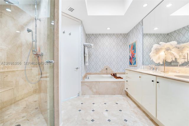 100 S Pointe Dr 2403, Miami Beach, FL 33139