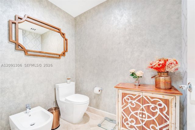 100 S Pointe Dr 2403, Miami Beach, FL 33139