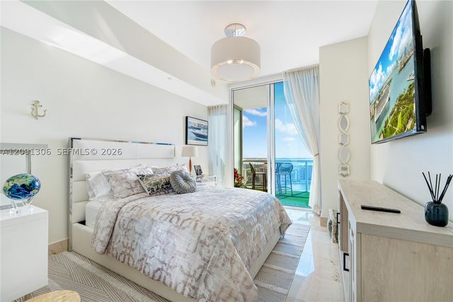 100 S Pointe Dr 2403, Miami Beach, FL 33139