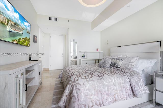 100 S Pointe Dr 2403, Miami Beach, FL 33139