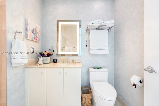 100 S Pointe Dr 2403, Miami Beach, FL 33139