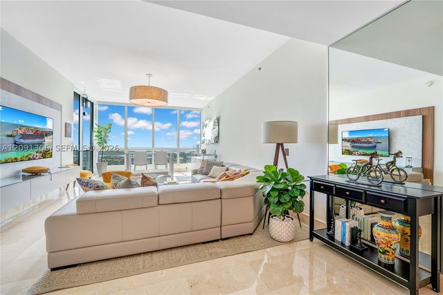 100 S Pointe Dr 2403, Miami Beach, FL 33139
