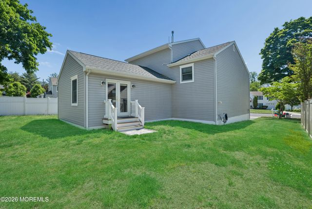 83 Wilson Circle W, Red Bank, NJ 07701