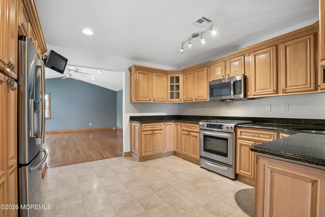 83 Wilson Circle W, Red Bank, NJ 07701