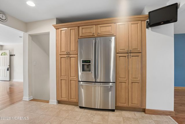 83 Wilson Circle W, Red Bank, NJ 07701