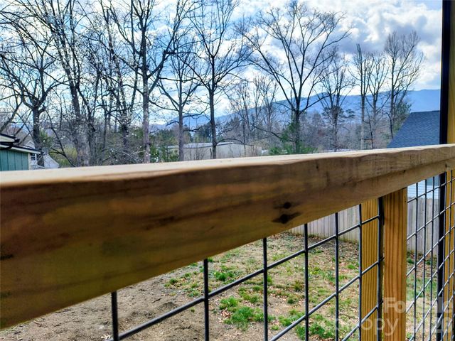 143 Tabernacle Road, Black Mountain, NC 28711